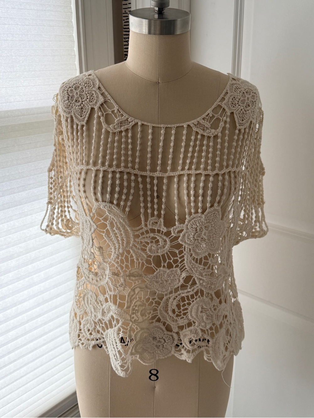 Do everything in love Cream Crochet Floral Short Sleeve Toppper Anthropologie